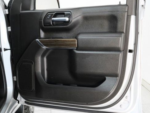 Used 2022 Chevrolet Silverado 1500 LT RWD image 44