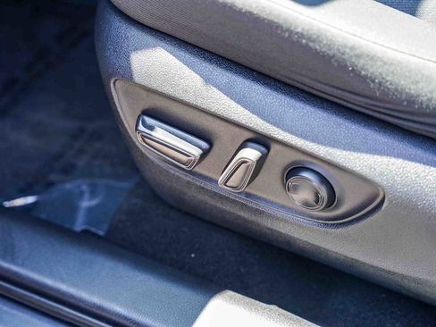 Used 2020 Toyota RAV4 XLE image 17