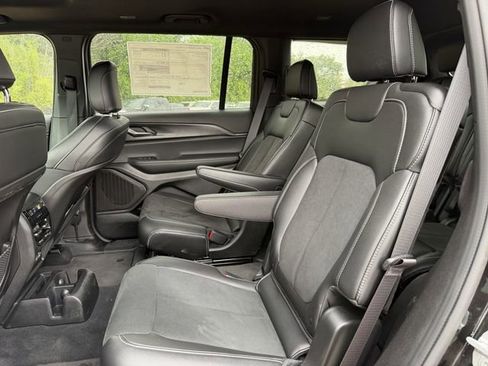 New 2025 Jeep Grand Cherokee L Altitude RWD image 17
