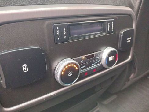 Used 2018 Ford Expedition Platinum image 42