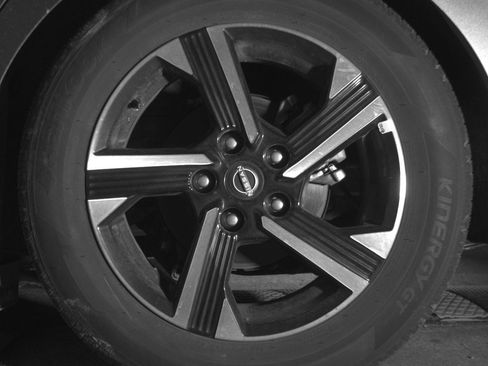 Used 2025 Nissan Sentra SV image 14