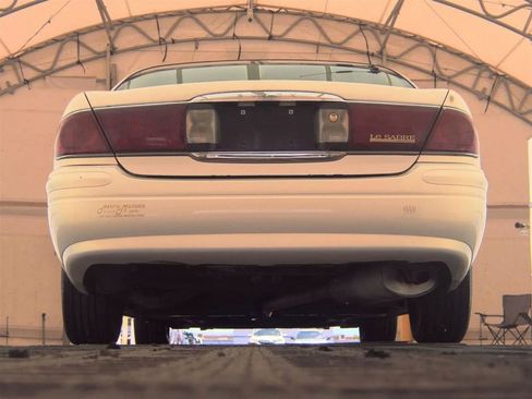 Used 2004 Buick Le Sabre Limited w/ Celebration Edition Package FWD image 7