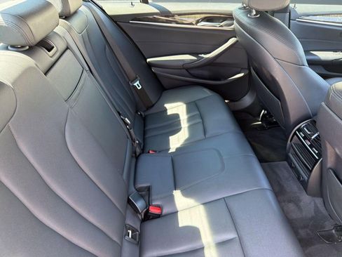 Used 2018 BMW 530i image 30