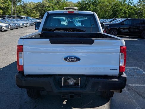 Used 2017 Ford F250 XL w/ Snow Plow Prep Package AWD/4WD image 8