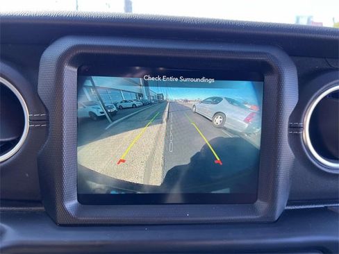 Used 2022 Jeep Wrangler Unlimited Sahara w/ Cold Weather Group image 24