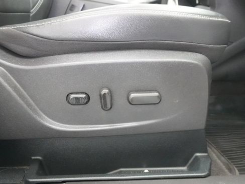 Used 2018 Ford Escape Titanium w/ Ford Safe & Smart Package AWD/4WD image 28