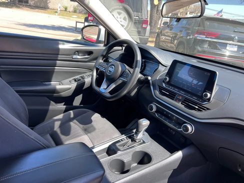 Used 2020 Nissan Altima 2.5 S FWD image 30