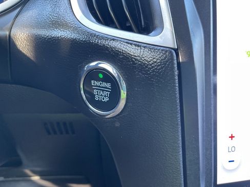 Used 2021 Ford Edge SE w/ Cargo Accessory Package image 27