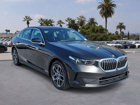 New 2026 BMW 530i w/ Executive Package image 3