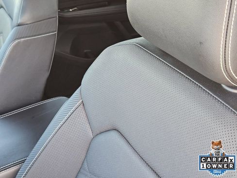 Used 2024 Volkswagen Atlas Cross Sport SE image 30