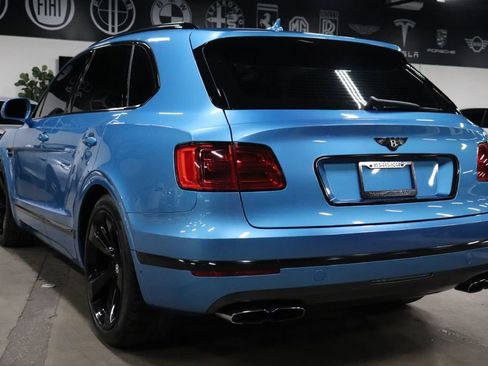 Used 2019 Bentley Bentayga image 3