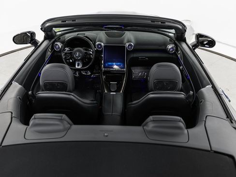 Used 2022 Mercedes-Benz SL 55 AMG 4MATIC w/ Driver Assistance Package image 39