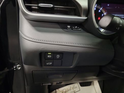 Used 2024 Toyota Highlander XLE image 23