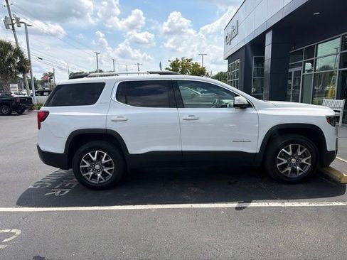 Used 2023 GMC Acadia SLT FWD image 6