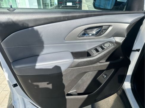 Used 2019 Chevrolet Traverse LT image 9