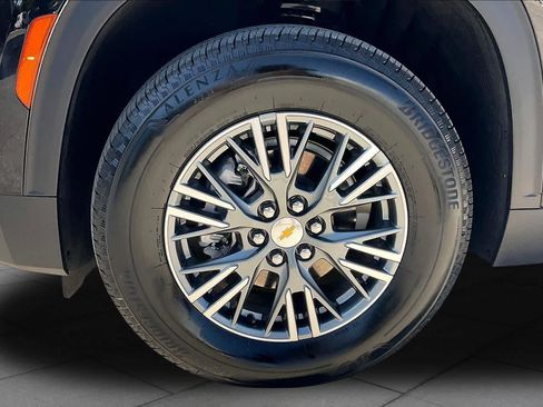 Used 2026 Chevrolet Traverse LT w/ Driver Confidence Package FWD image 10