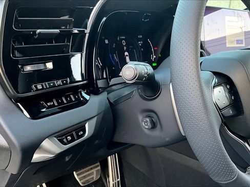 Used 2024 Lexus RX 500h F Sport w/ Convenience Package image 15