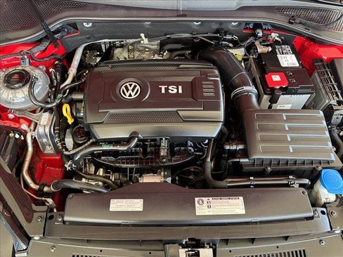 Used 2020 Volkswagen GTI SE FWD image 22