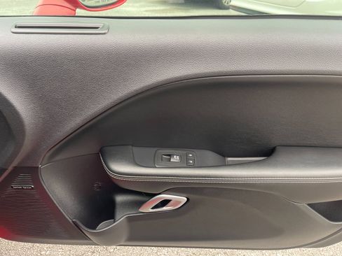 Used 2017 Dodge Challenger SRT w/ Technology Group image 18