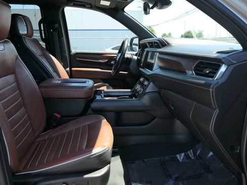 Used 2024 GMC Yukon Denali Ultimate AWD/4WD image 28