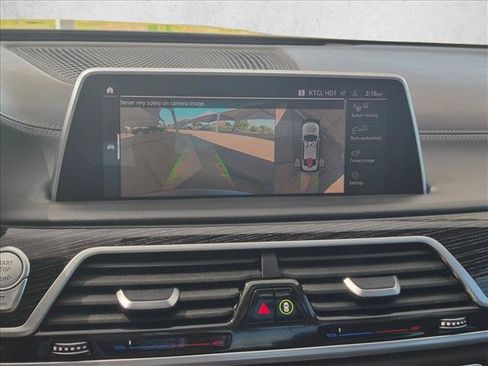 Used 2022 BMW 750Li xDrive AWD/4WD image 13