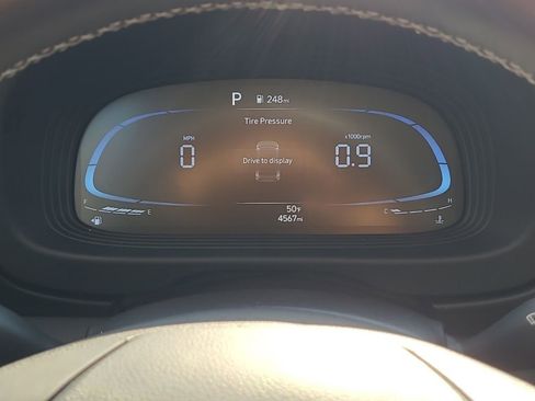 Used 2025 Hyundai Venue Limited image 24