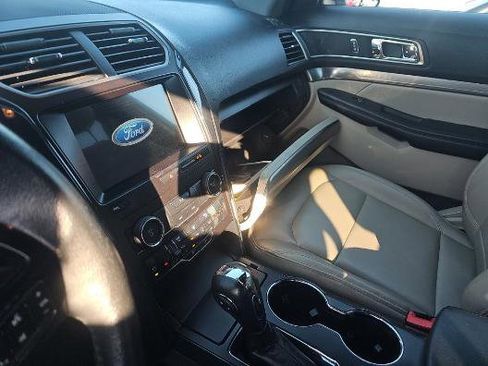 Used 2019 Ford Explorer XLT w/ Equipment Group 202A image 10