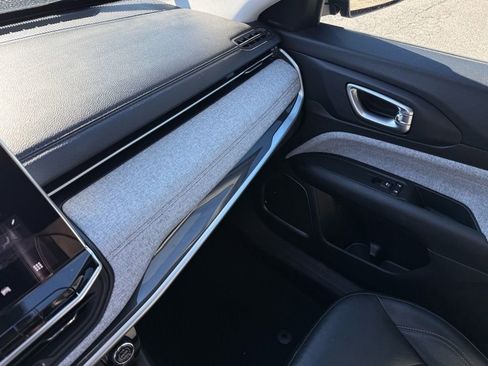 Used 2022 Jeep Compass Latitude image 30