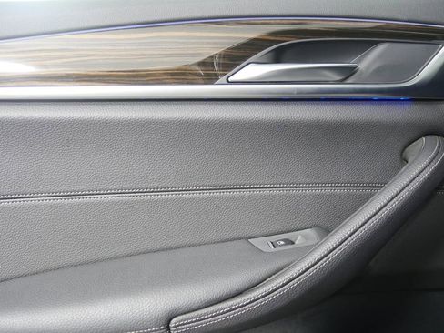 Used 2018 BMW 530e w/ Premium Package 2 image 13