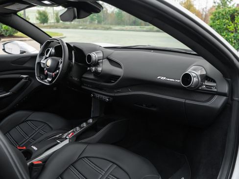 Used 2022 Ferrari F8 Tributo image 17