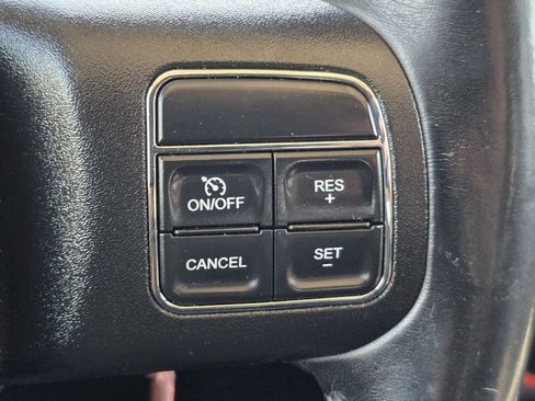Used 2018 Jeep Wrangler Unlimited Sahara AWD/4WD image 9