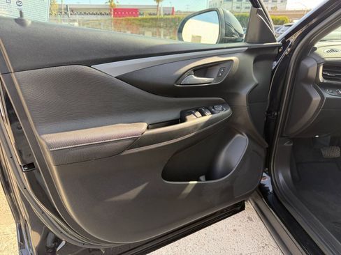 Used 2025 Buick Envista Preferred image 20