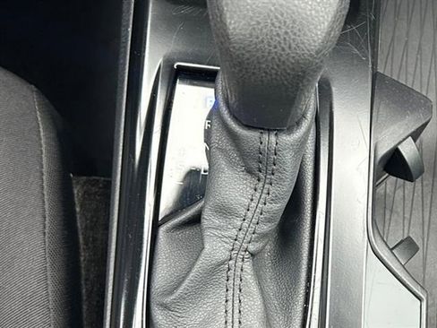 Used 2025 Toyota Camry LE image 19