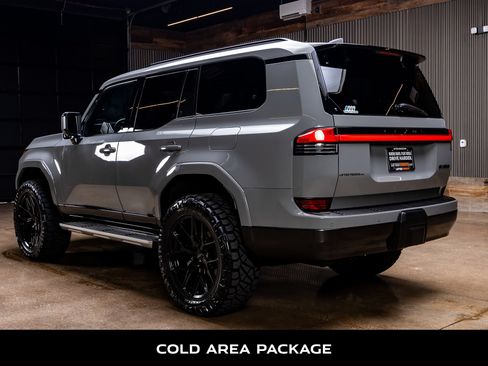 Used 2025 Lexus GX 550 w/ Cold Area Package AWD/4WD image 7