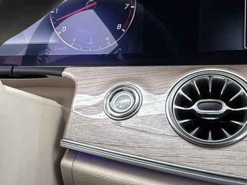 Used 2018 Mercedes-Benz E 400 4MATIC Cabriolet image 27