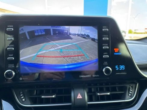 Used 2019 Toyota C-HR XLE FWD image 18
