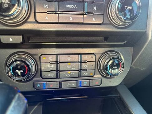 Used 2018 Ford F150 Raptor w/ Equipment Group 802A Luxury image 24