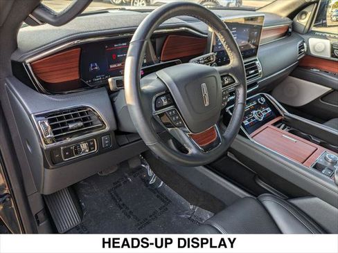 Used 2024 Lincoln Navigator Reserve image 12