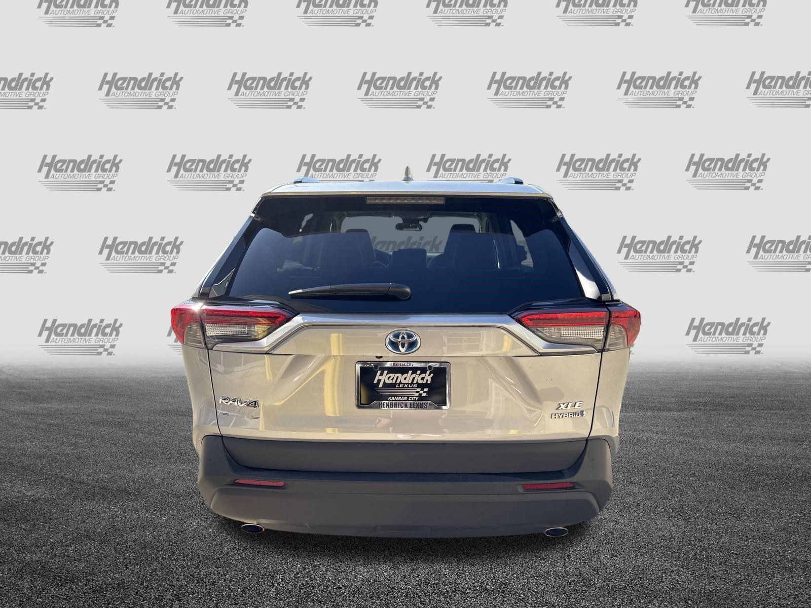Used 2021 Toyota RAV4 XLE Premium AWD/4WD image 9
