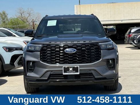 Used 2025 Ford Explorer ST-Line w/ ST-Line Street Pack AWD/4WD image 6