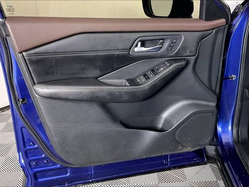 Used 2023 Nissan Rogue SL w/ SL Premium Package FWD image 19