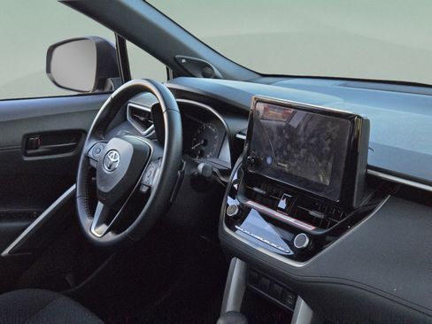 Used 2024 Toyota Corolla Cross AWD Hybrid w/ Moonroof Package image 27
