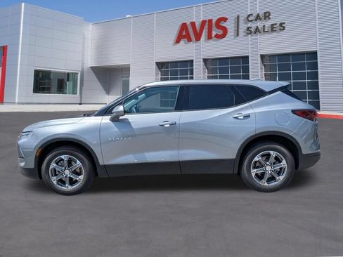 Used 2025 Chevrolet Blazer LT FWD image 10