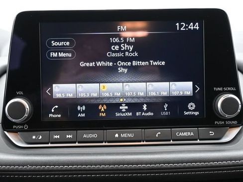 Used 2025 Nissan Rogue SV FWD image 18