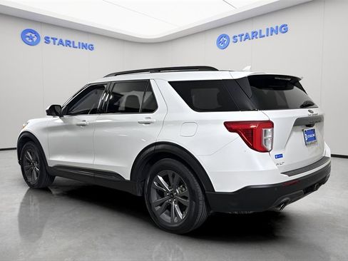 Used 2021 Ford Explorer XLT w/ Equipment Group 202A image 5