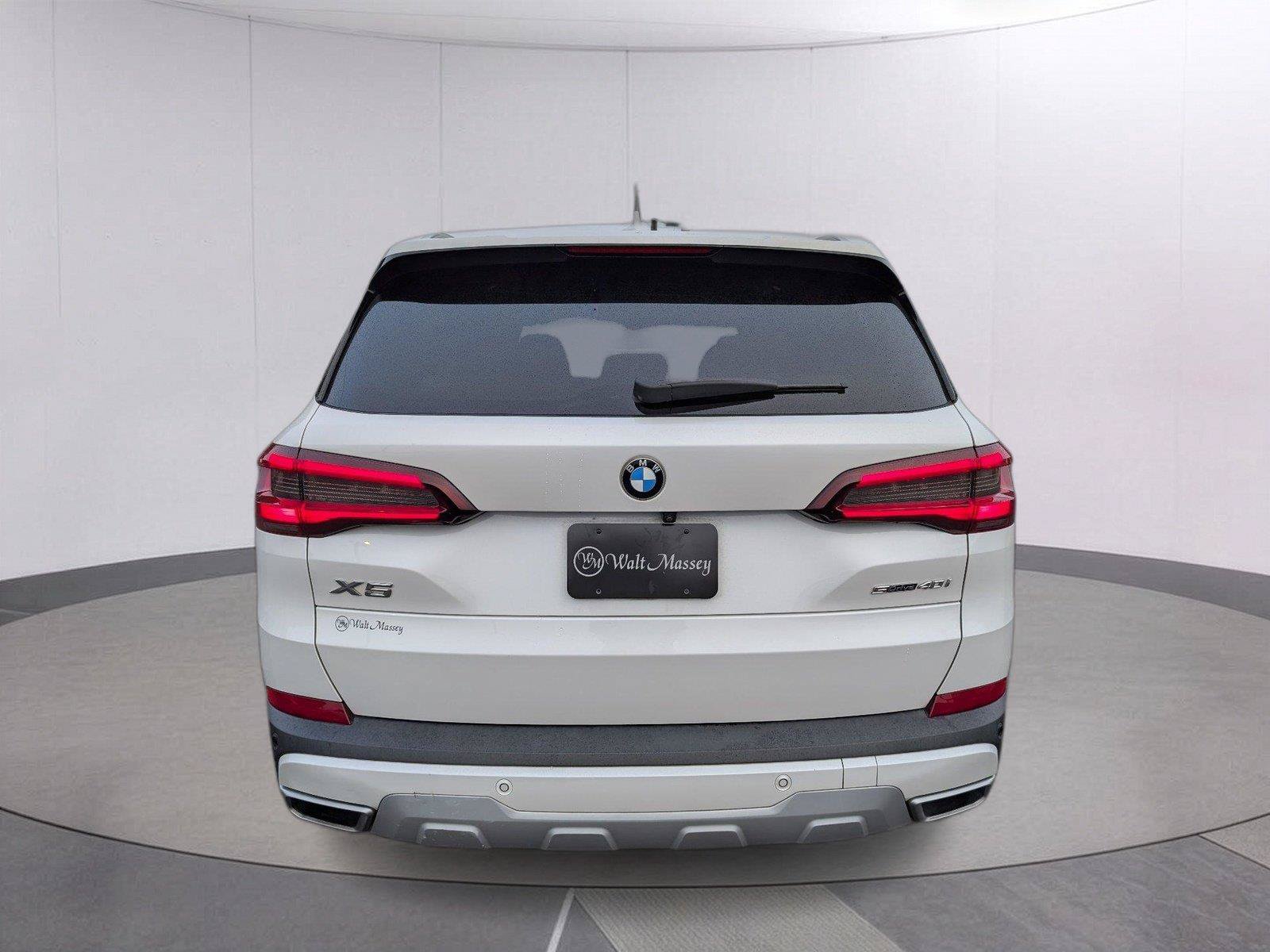 Used 2022 BMW X5 sDrive40i w/ Luxury Seating Package RWD image 6