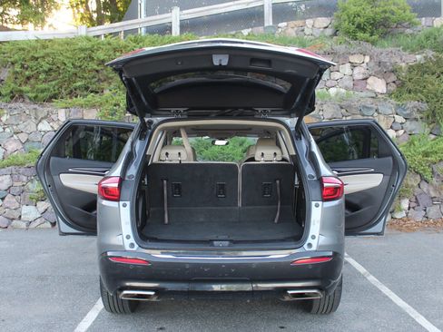 Used 2019 Buick Enclave Essence AWD/4WD image 10
