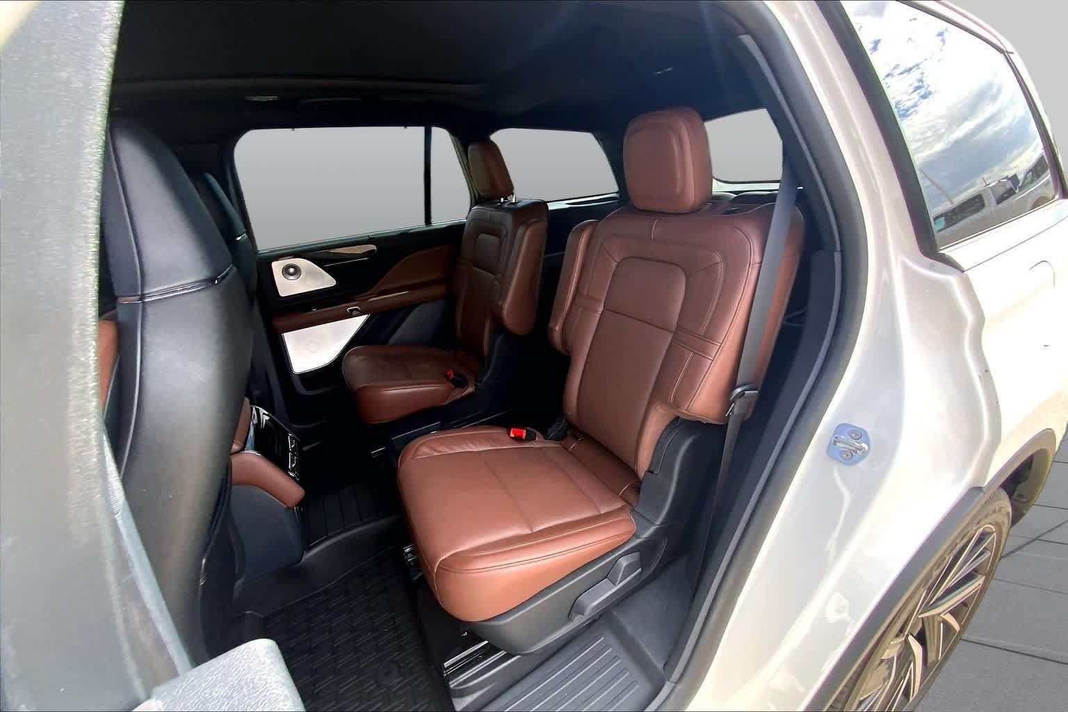 Certified 2025 Lincoln Aviator Reserve w/ Equipment Group 201A AWD/4WD image 21