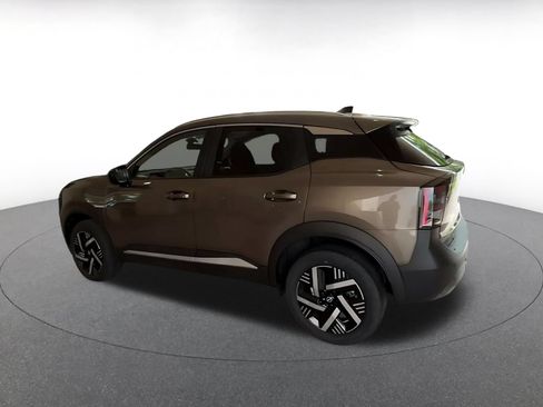 Used 2026 Nissan Kicks SV w/ Cold Weather Package FWD image 9
