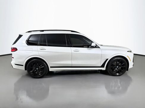 Used 2025 BMW X7 xDrive40i w/ Executive Package AWD/4WD image 4